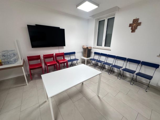 Tamburi, l’Ordine dei Giornalisti di Puglia inaugura un’area giochi e un’aula multimediale