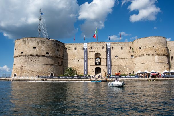 A Taranto le stelle del nuoto per Mediterraneo Open Water 2025