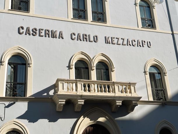 Parcheggio gratuito nella Caserma Mezzacapo nelle ore pomeridiane