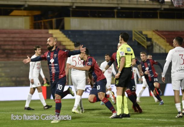 Taranto-Benevento, altalena di gol. Simeri già protagonista