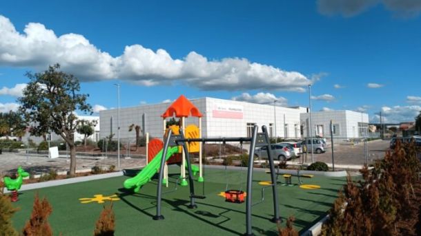 Statte, un parco giochi vicino al Poliambulatorio