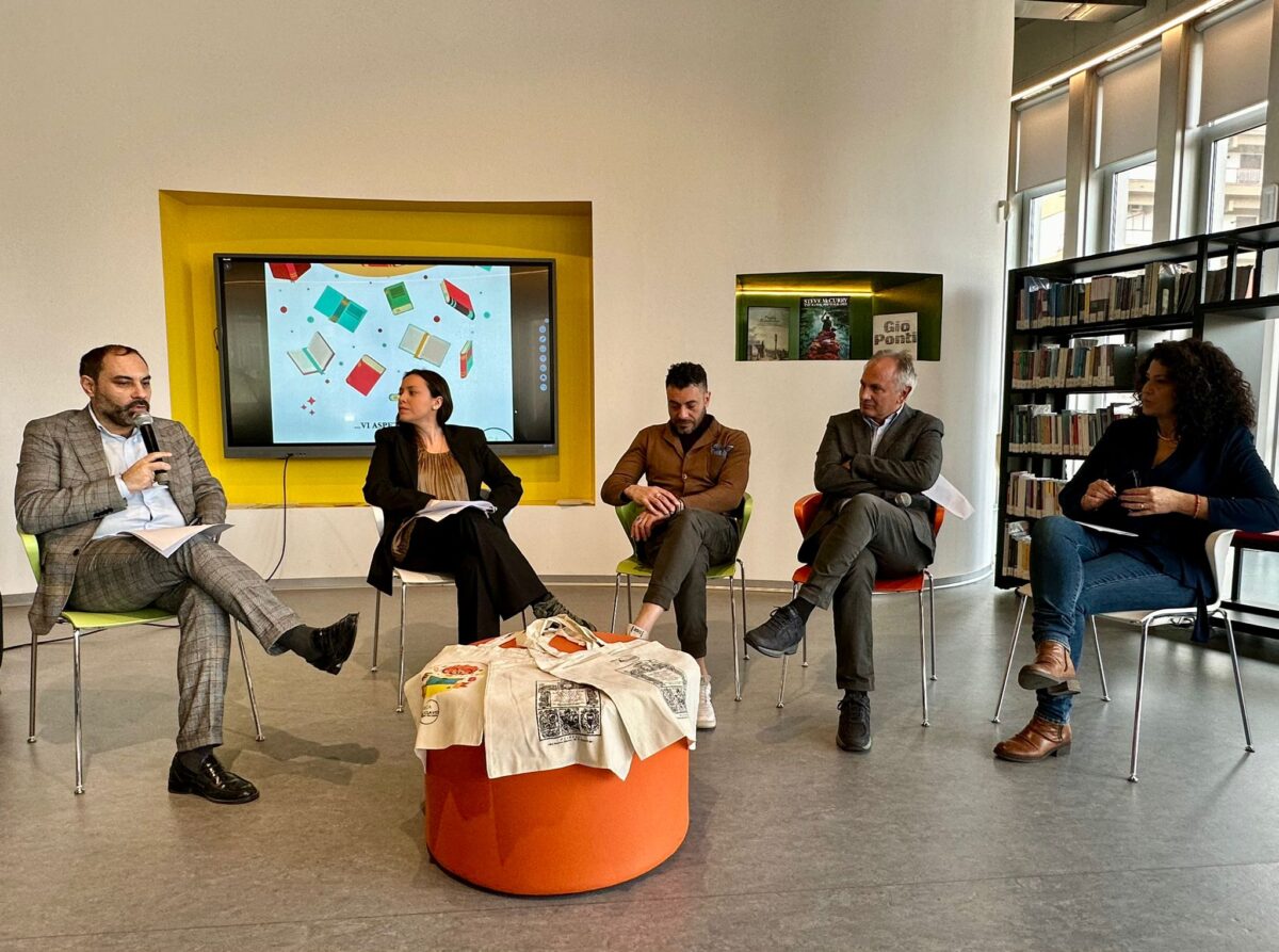 Biblioteca Acclavio 1